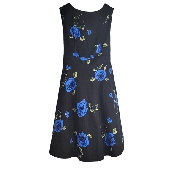 BLACK Floral Fit and Flare Dress - Picture 3 of 8